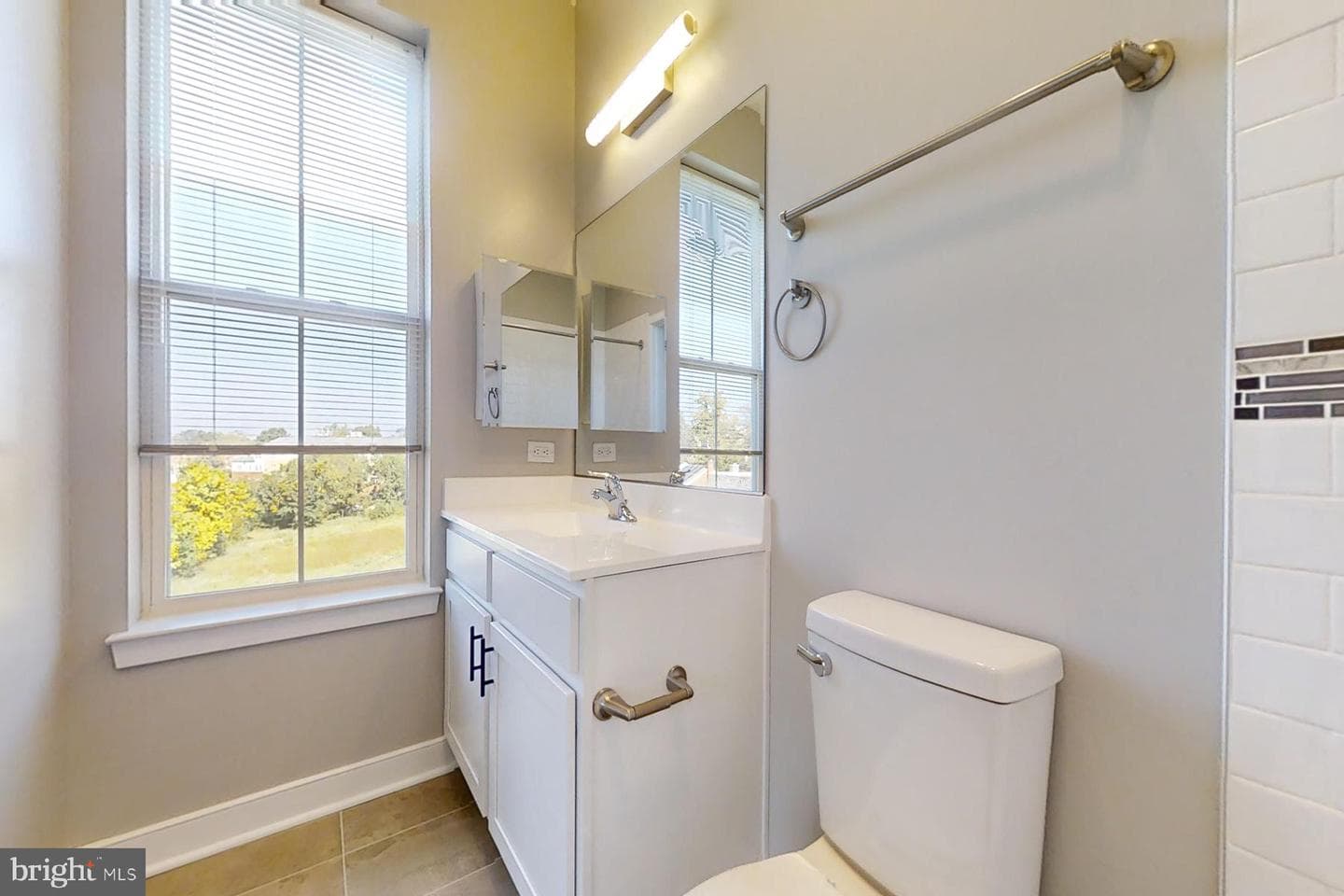 4910 East Capitol NE photo 19