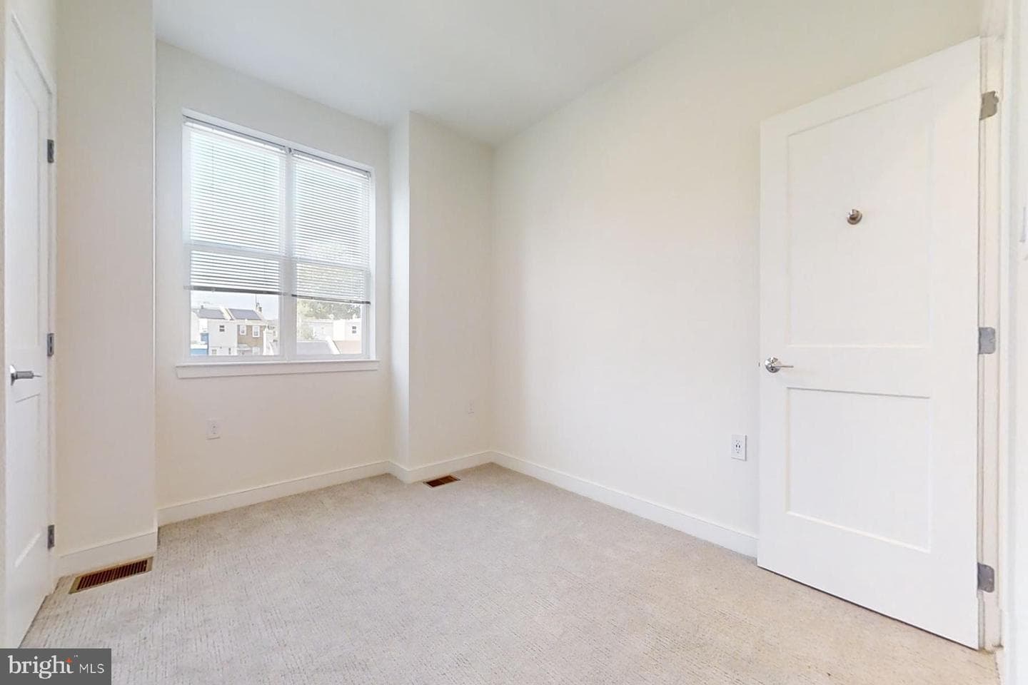 4910 East Capitol NE photo 25