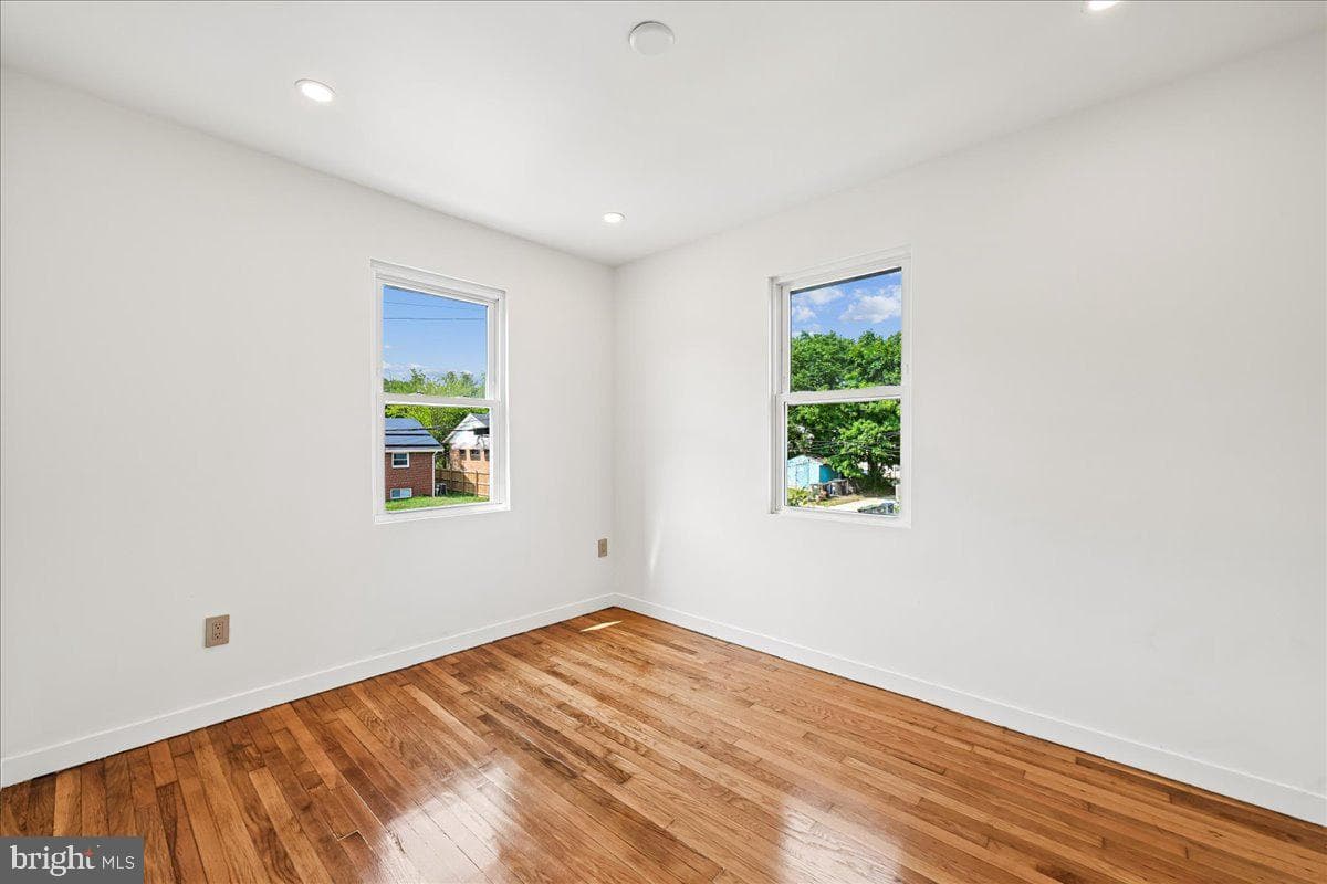 1525 Fort Davis Street SE photo 16