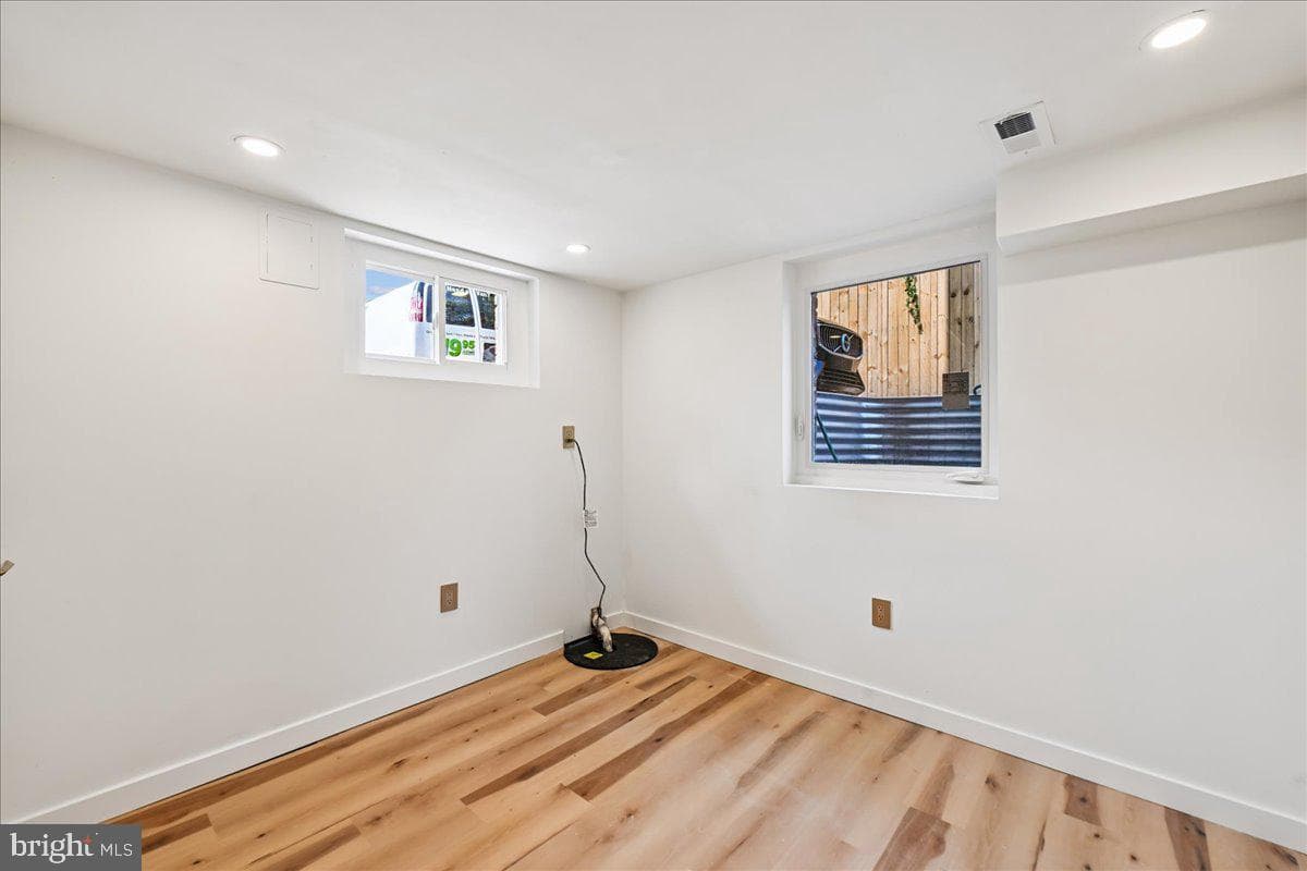 1525 Fort Davis Street SE photo 23