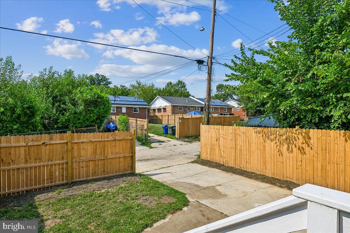 1525 Fort Davis Street SE photo 29