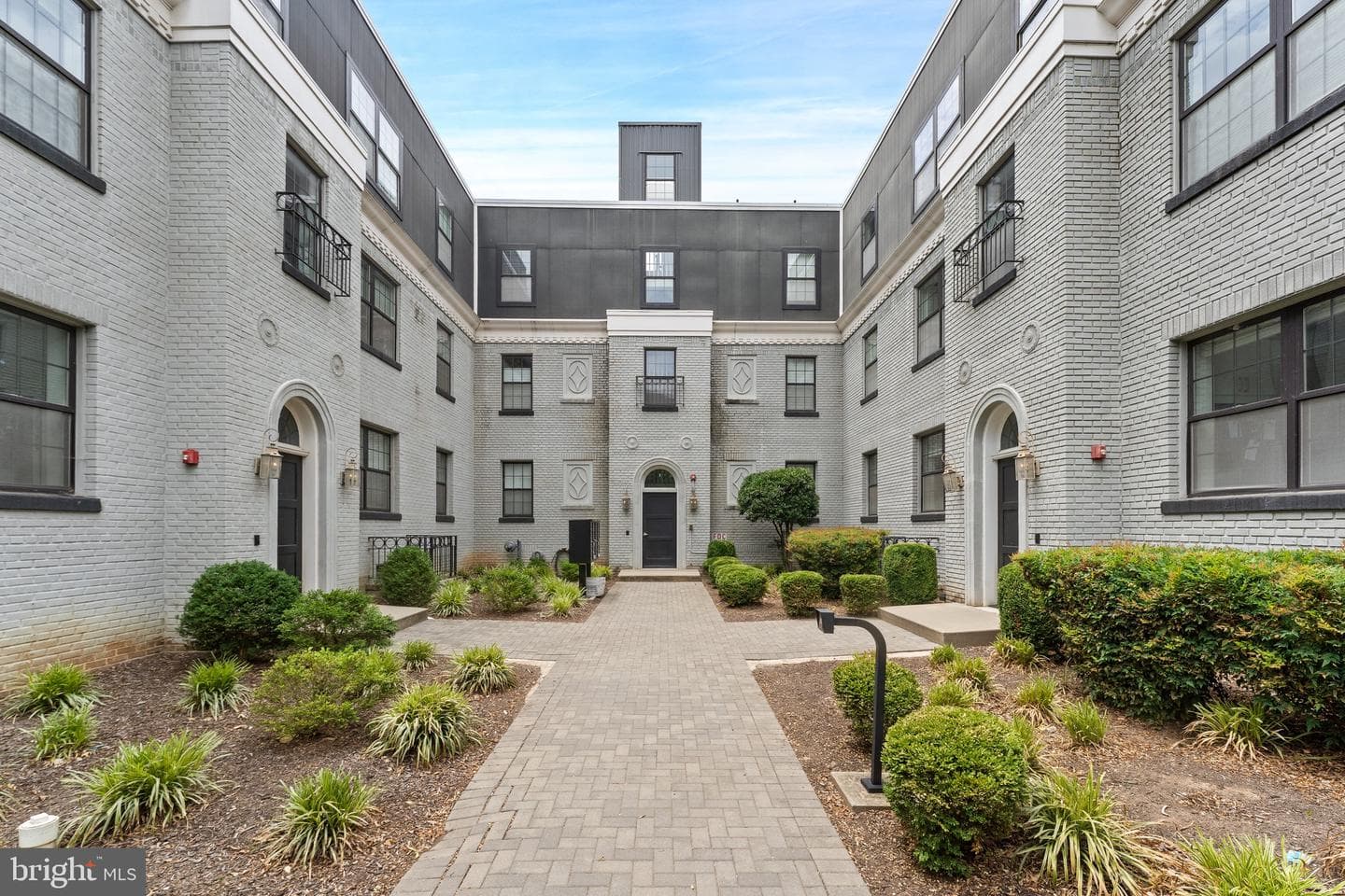 16 17th Street NE #113, Washington