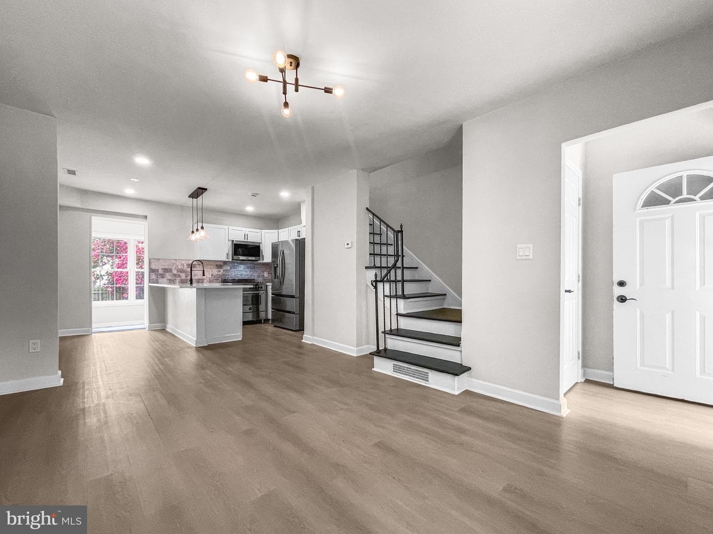 307 35th Street NE photo 8