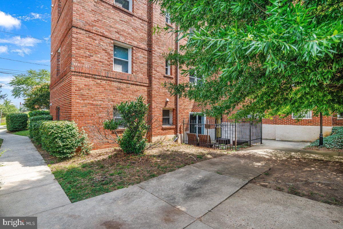 1800 28th Place SE #2, Washington