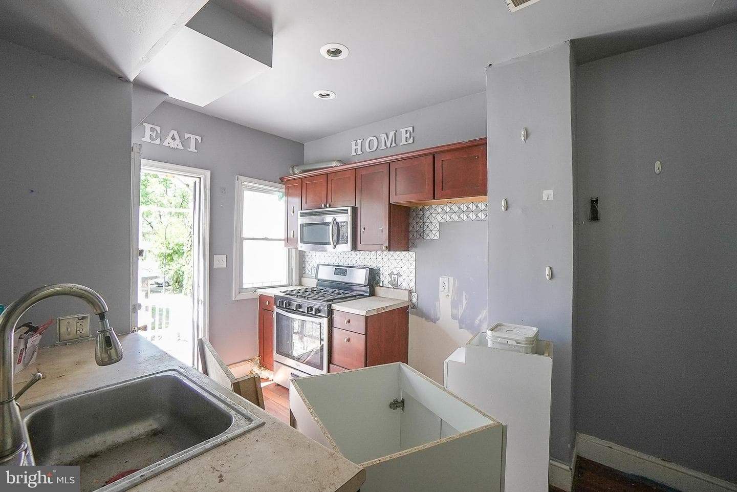 912 Kennedy Street NW photo 5