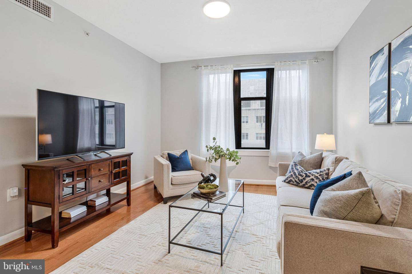 400 Massachusetts Avenue NW #803 photo 3