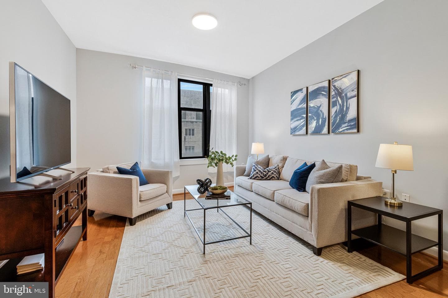 400 Massachusetts Avenue NW #803 photo 4