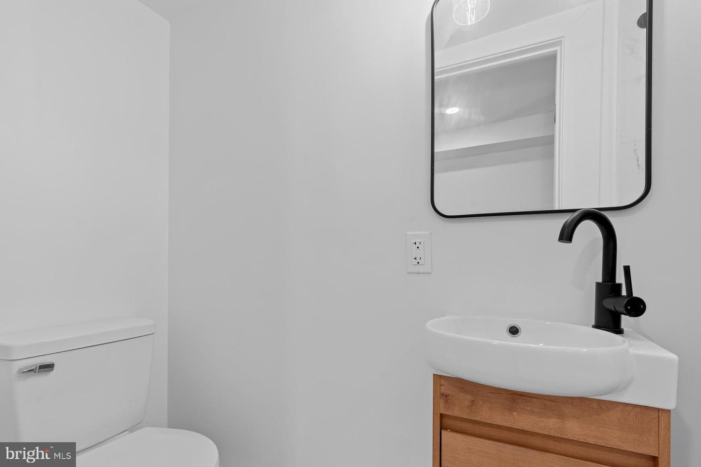 939 Shepherd Street NW photo 33