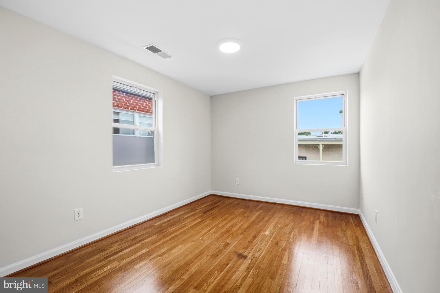 626 Independence Avenue SE #304 photo 17