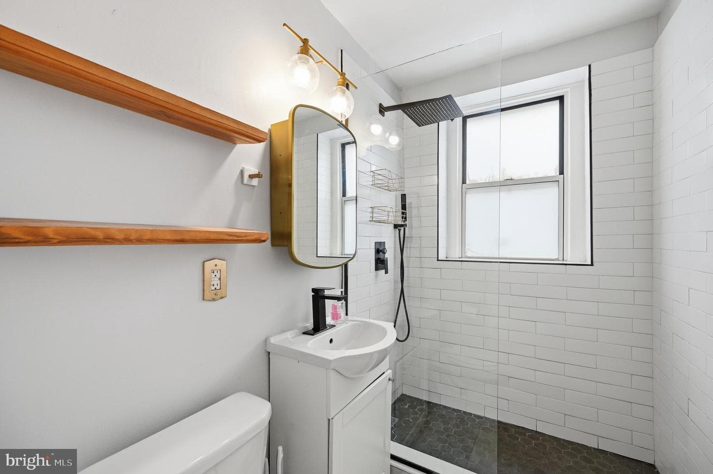 1820 Clydesdale Place NW #112 photo 12