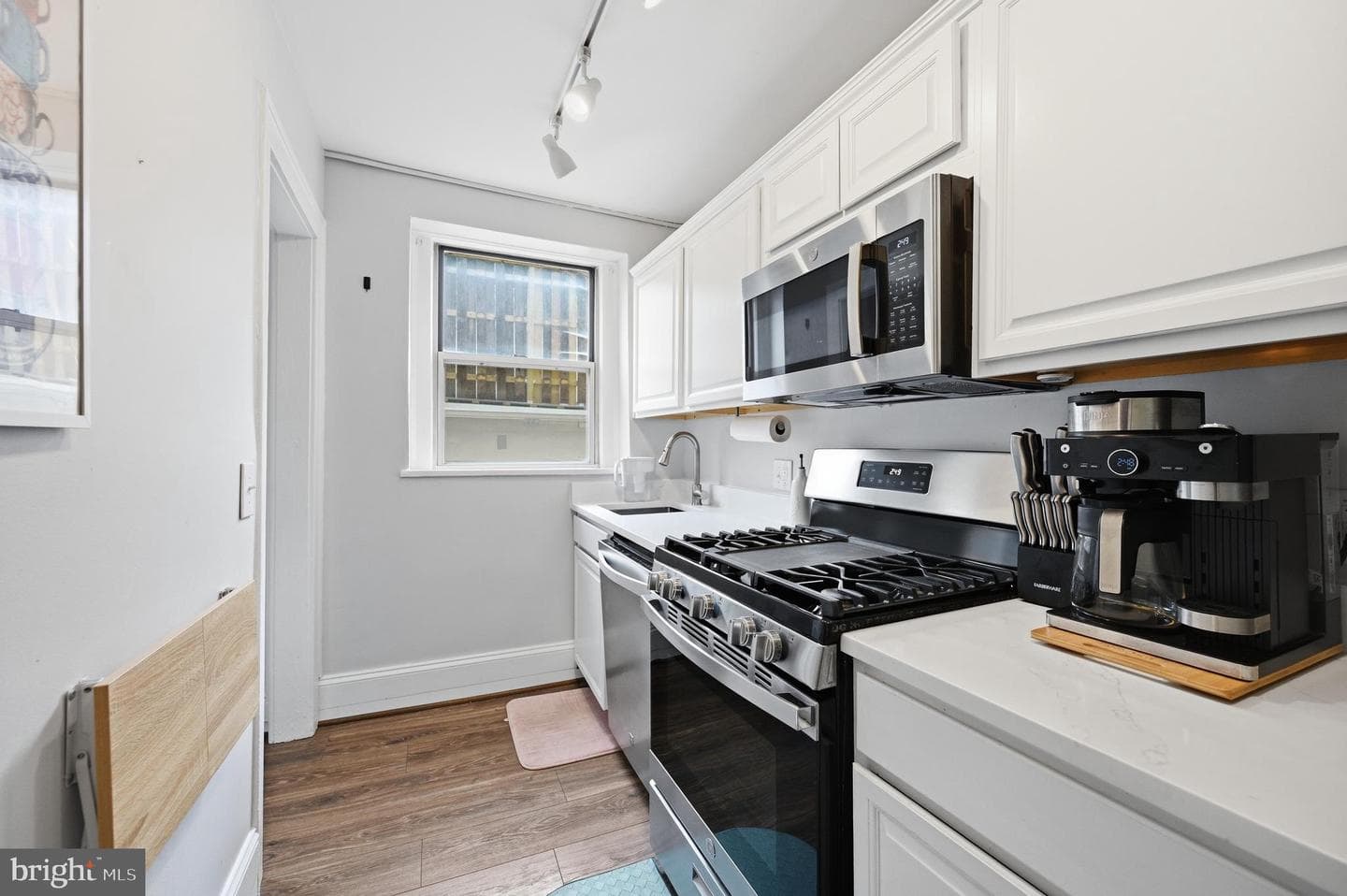 1820 Clydesdale Place NW #112 photo 8