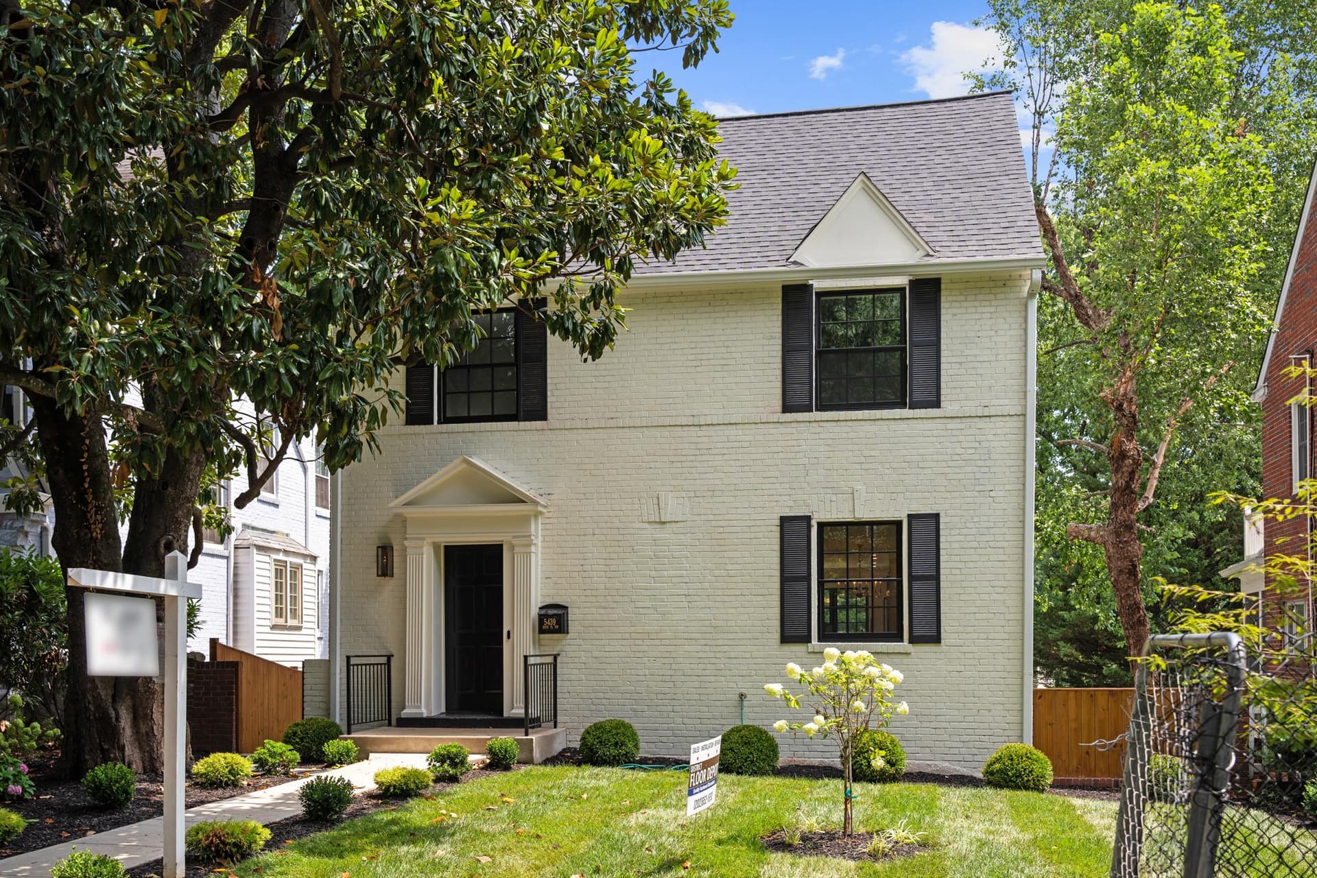 5439 30th Place NW, Washington