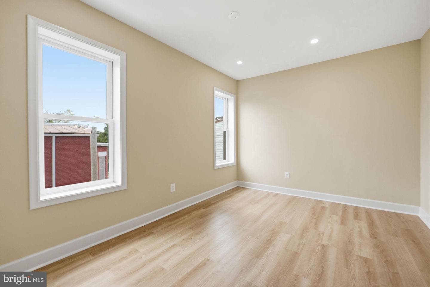 518 Columbia Road NW photo 18