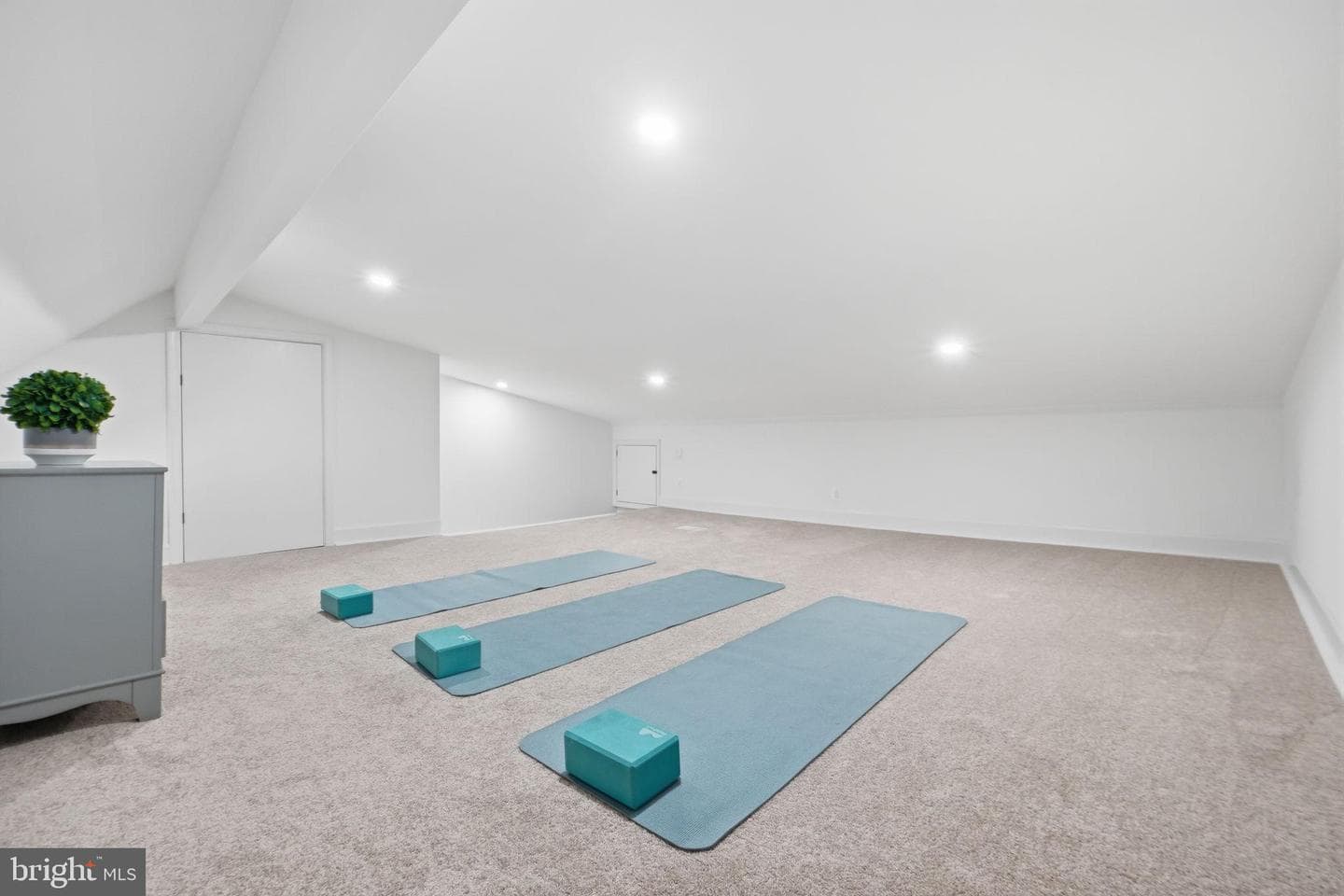 518 Columbia Road NW photo 22