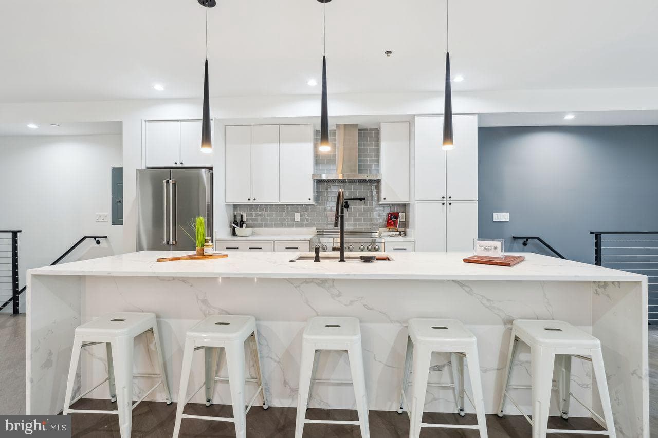 306 K Street NE #306-1 photo 4