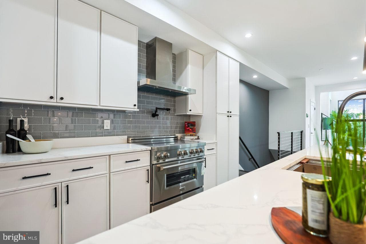306 K Street NE #306-1 photo 5