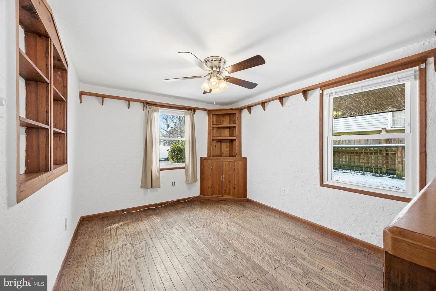 652 Chapelview Drive photo 11