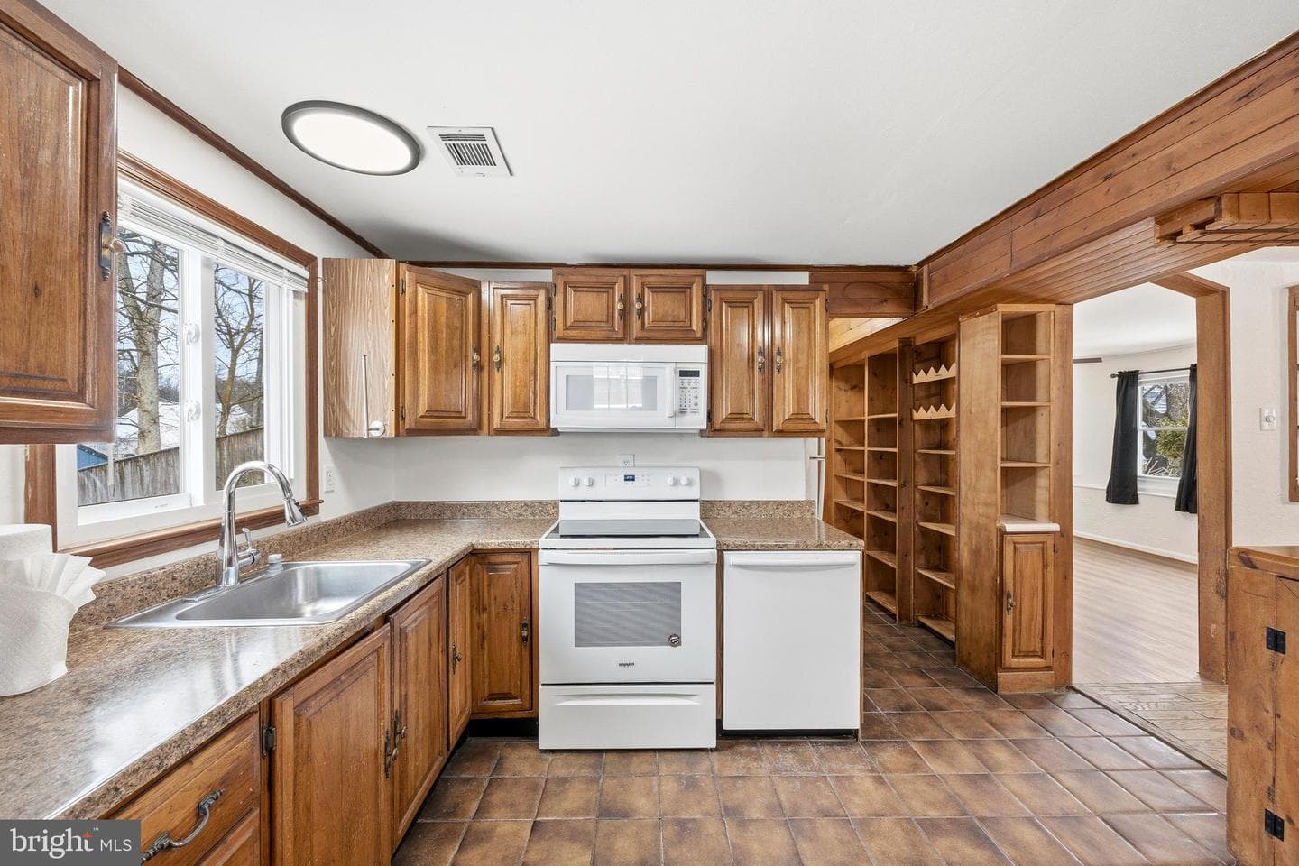 652 Chapelview Drive photo 19