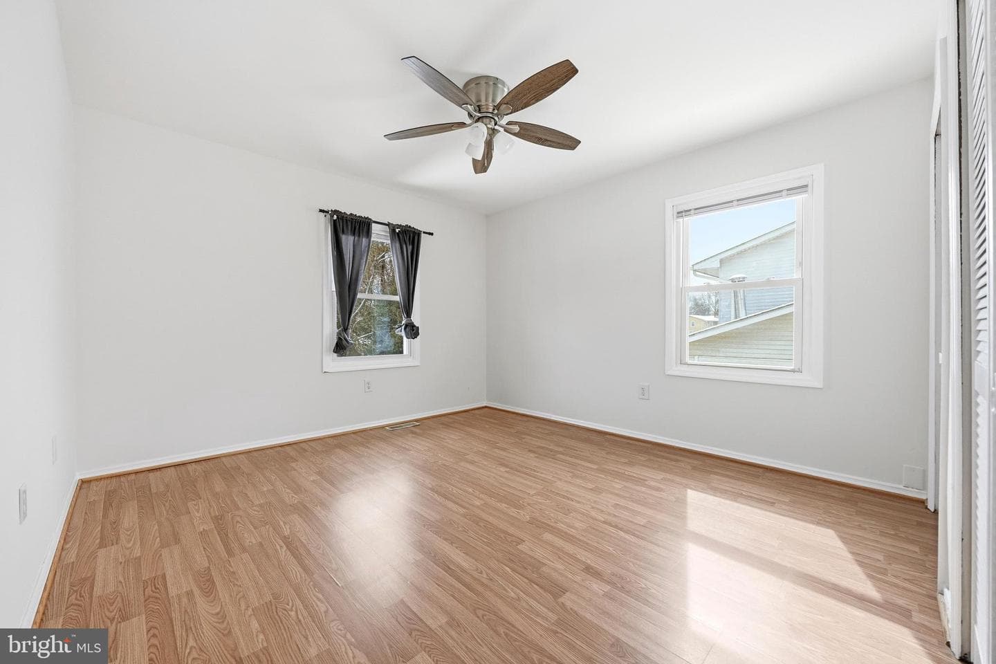 652 Chapelview Drive photo 30