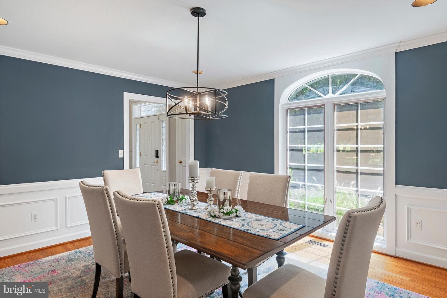 812 Coachway photo 13