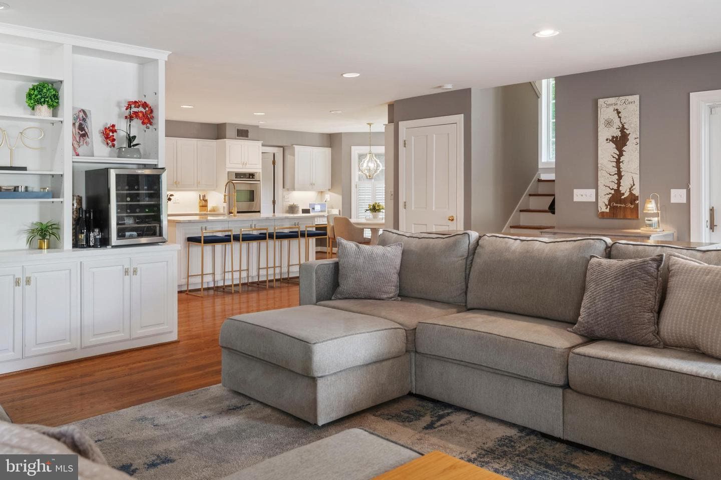812 Coachway photo 19