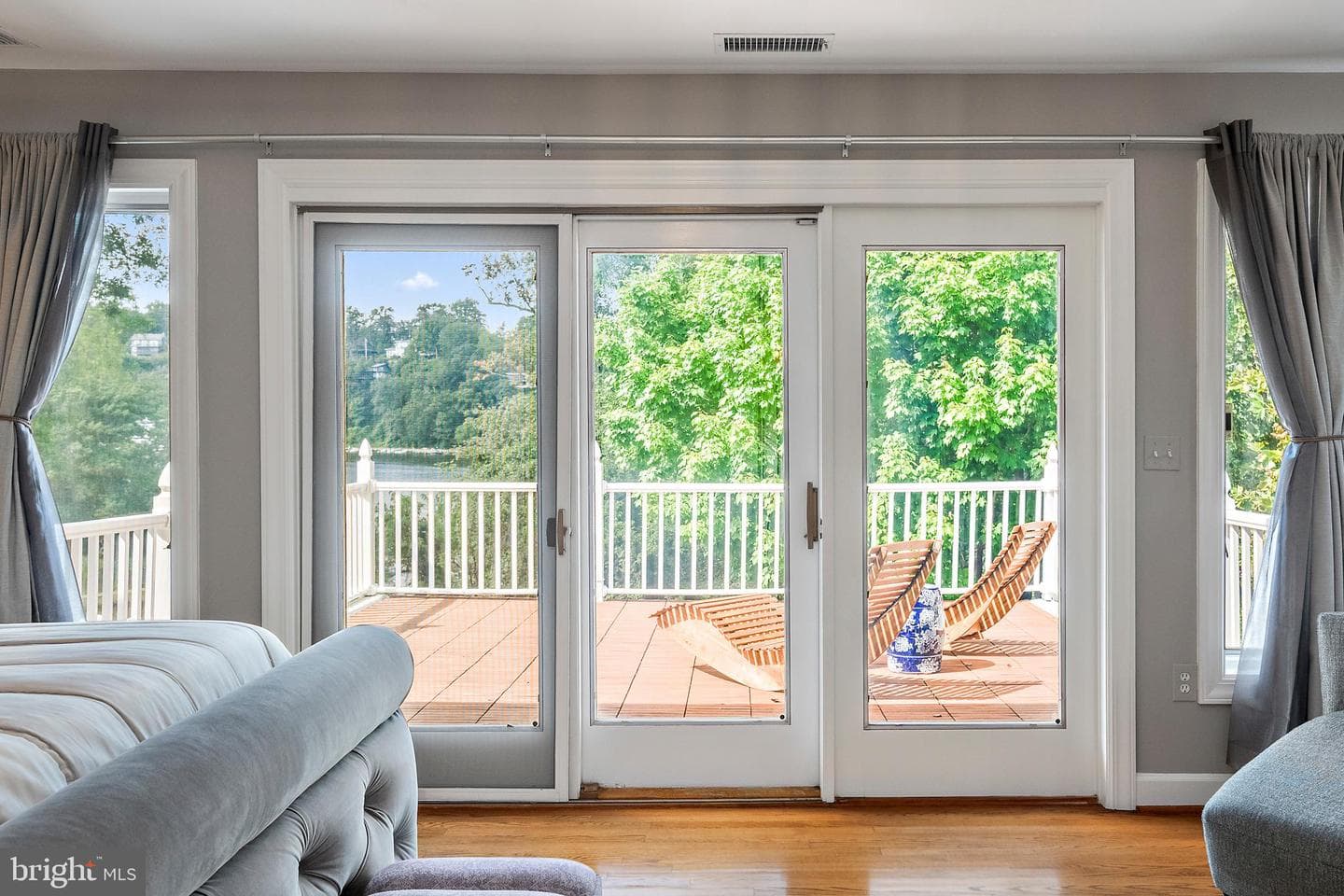 812 Coachway photo 30