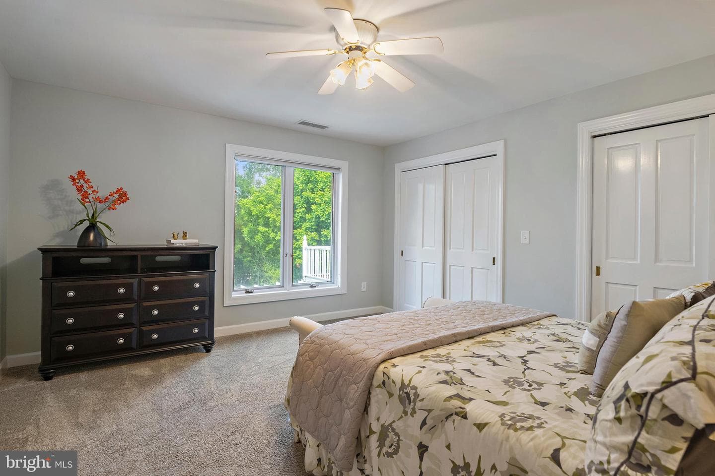 812 Coachway photo 34
