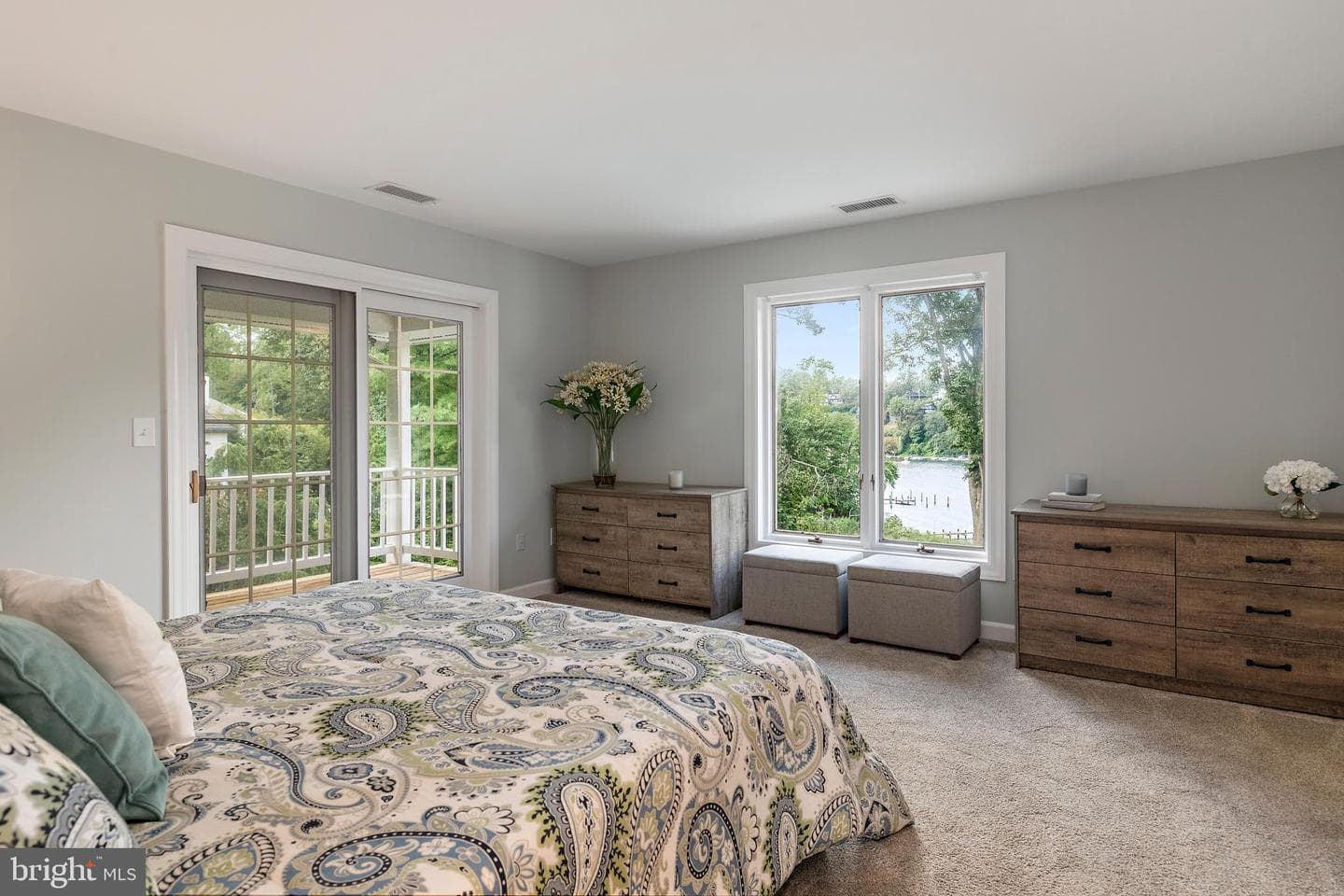 812 Coachway photo 35