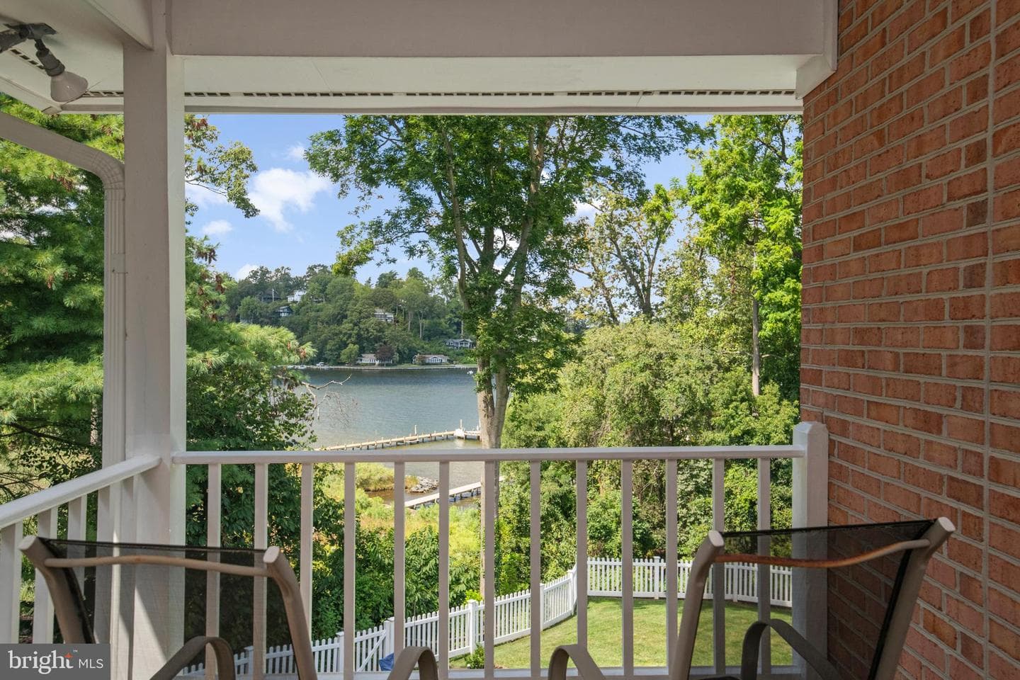 812 Coachway photo 37
