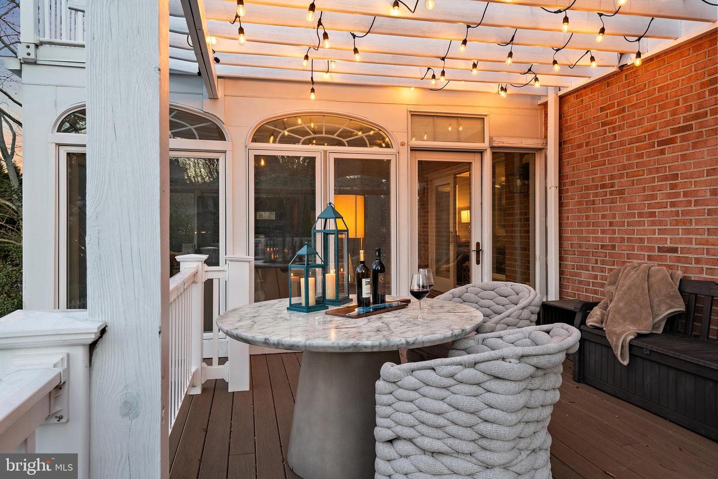 812 Coachway photo 55