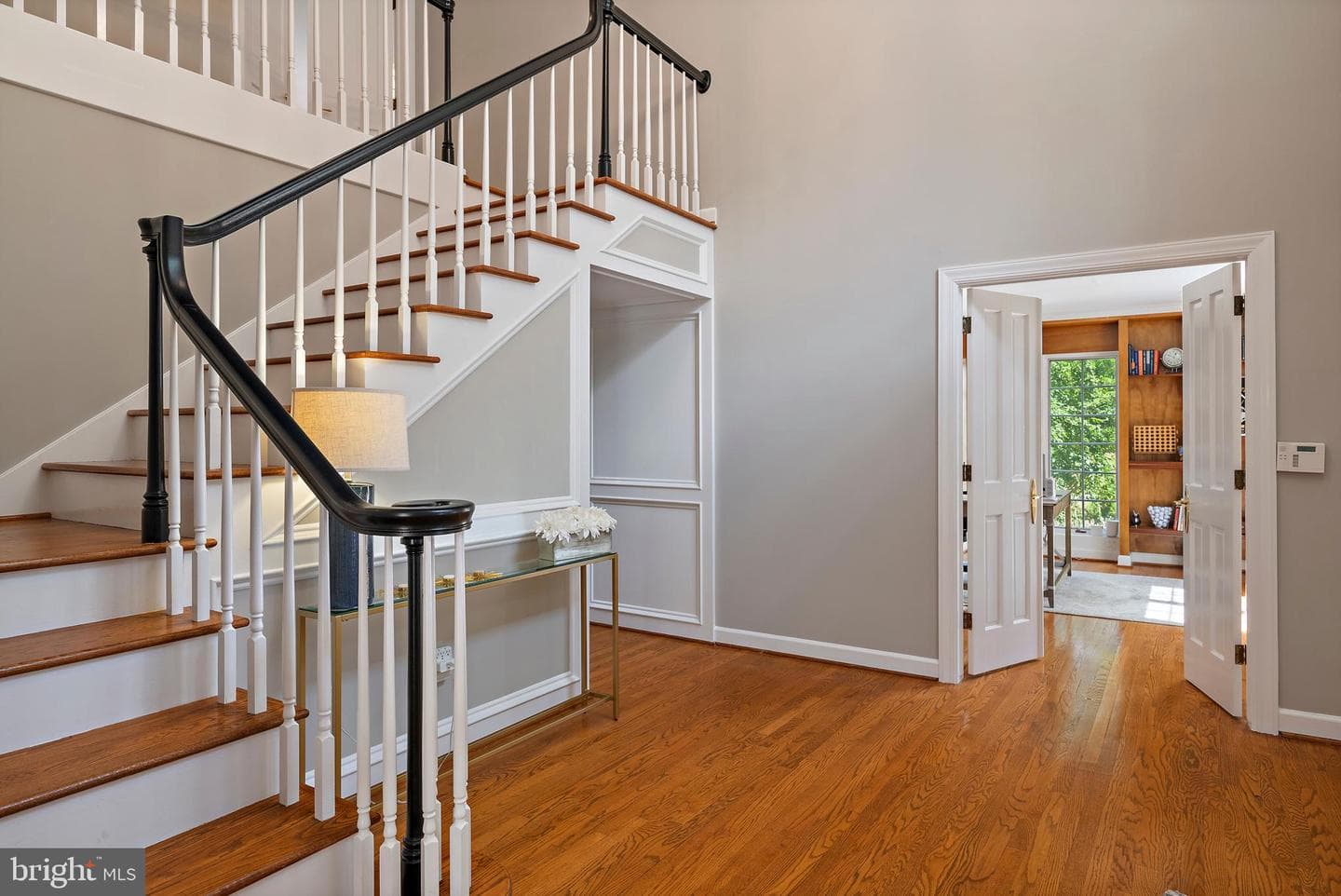 812 Coachway photo 6