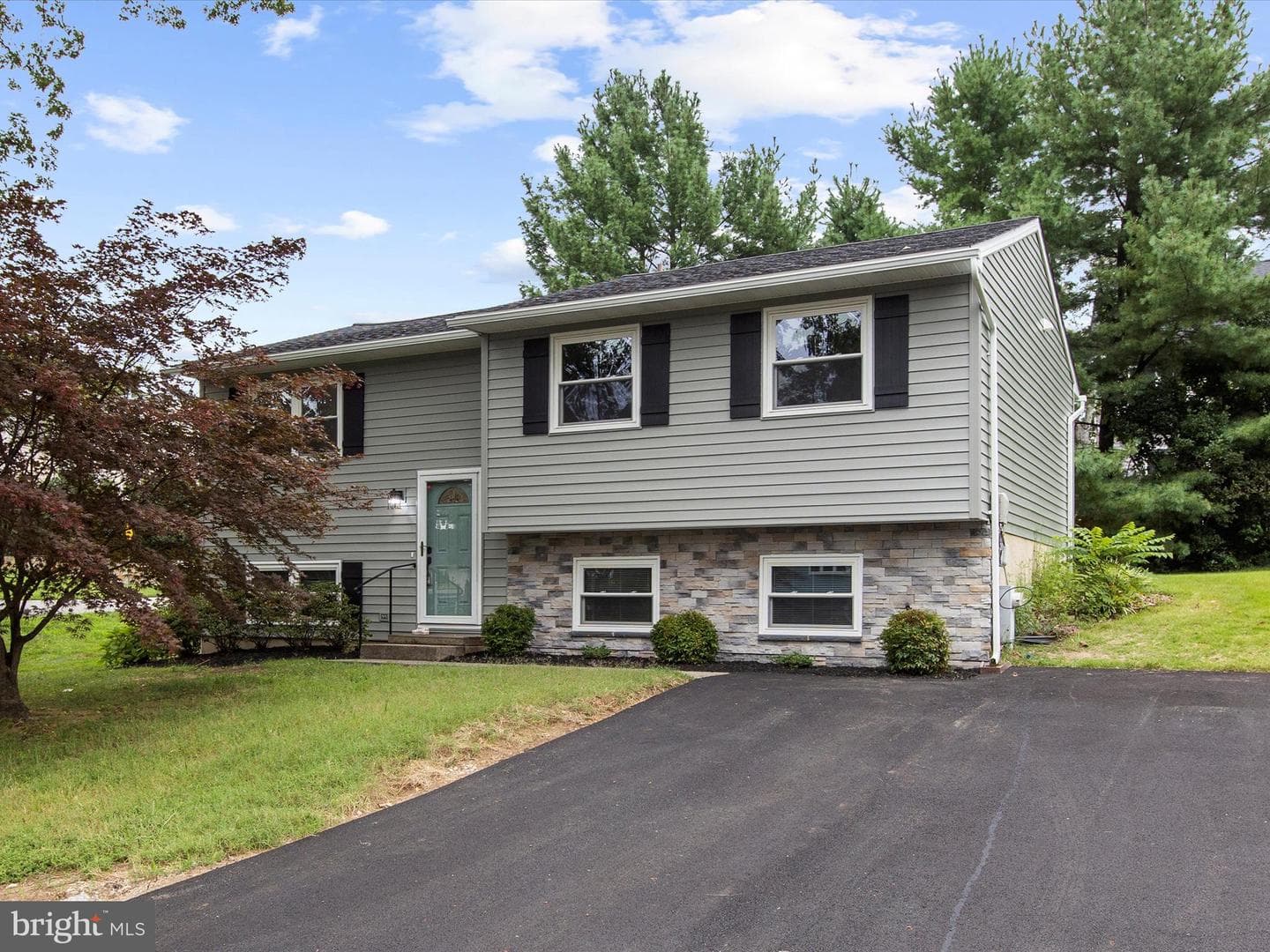 130 Clarence Avenue photo 4