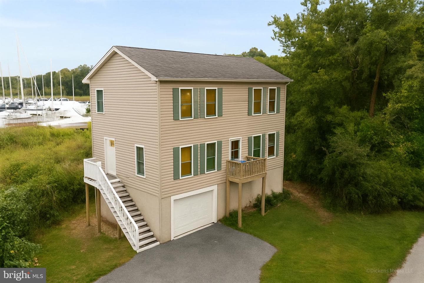 3762 Beach Drive Boulevard photo 4