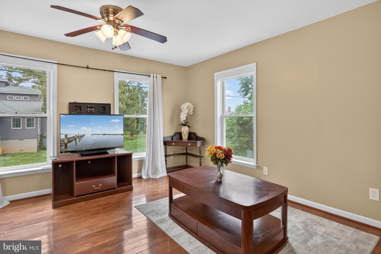 3762 Beach Drive Boulevard photo 6