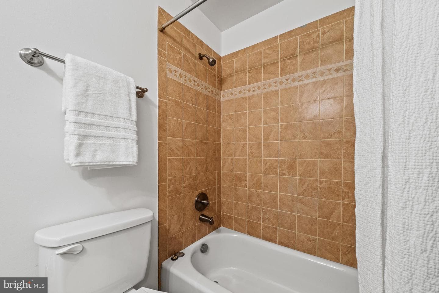 1759 Daisey Court photo 27