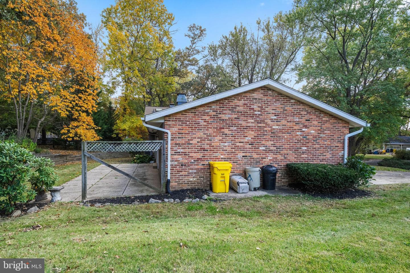 1759 Daisey Court photo 39