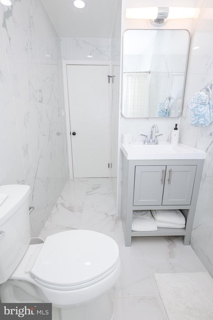 1002 Tyler Avenue photo 12