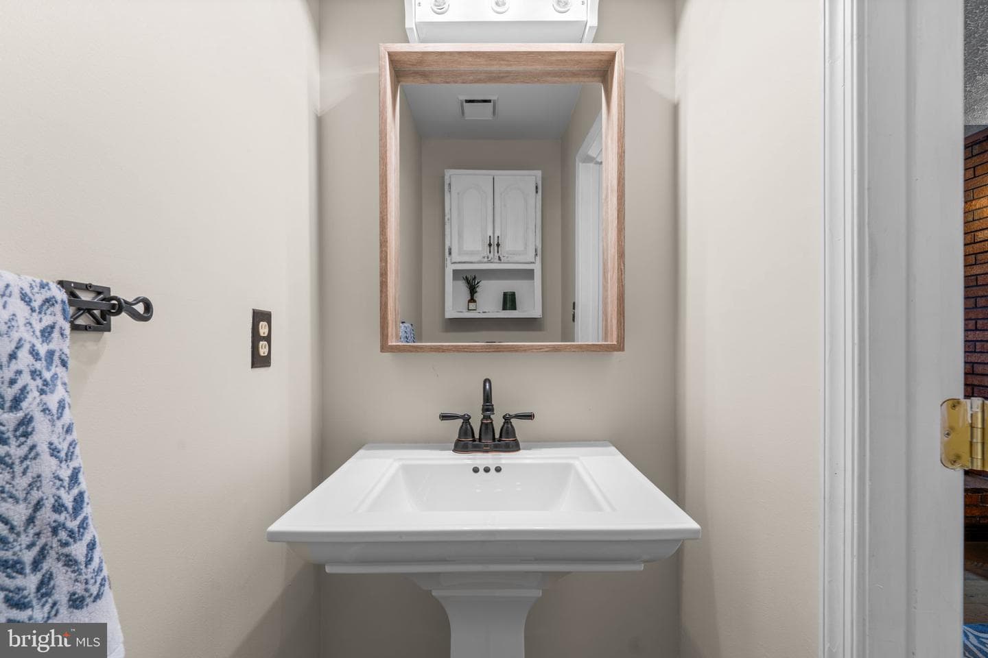 316 Raussell Place photo 32