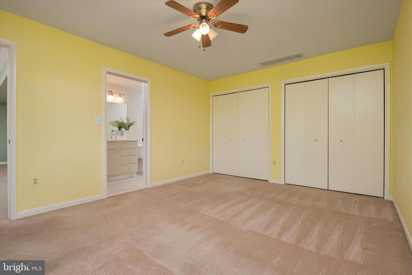 267 Rugby Court photo 32