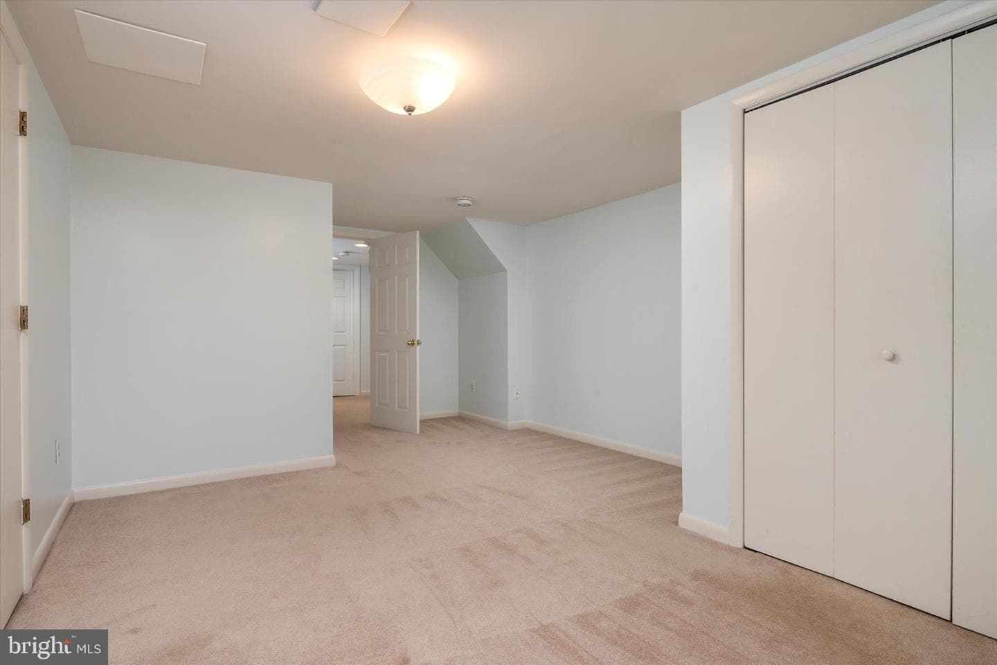267 Rugby Court photo 33