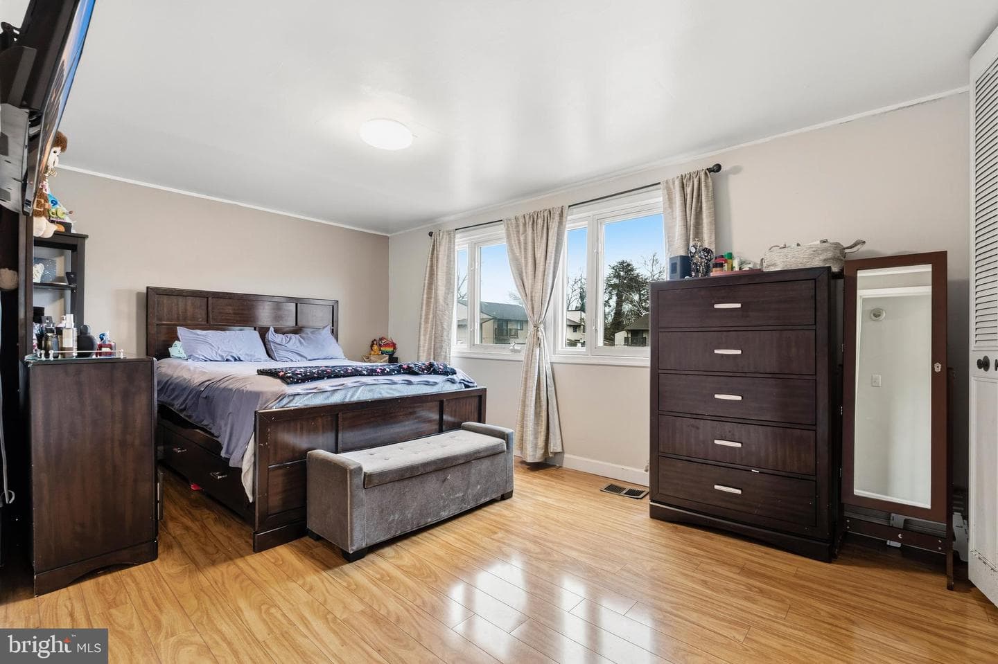450 West Court #14i photo 9