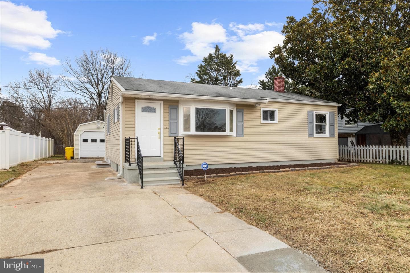 7831 Overhill Road photo 2