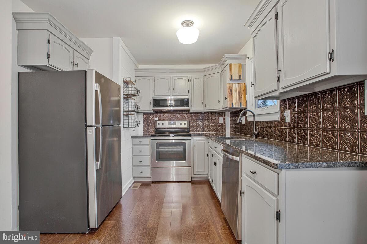 7759 Glen Avenue photo 12