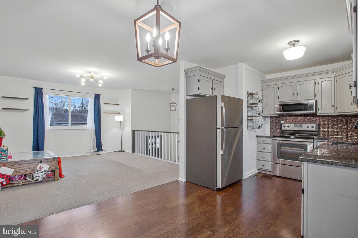 7759 Glen Avenue photo 9