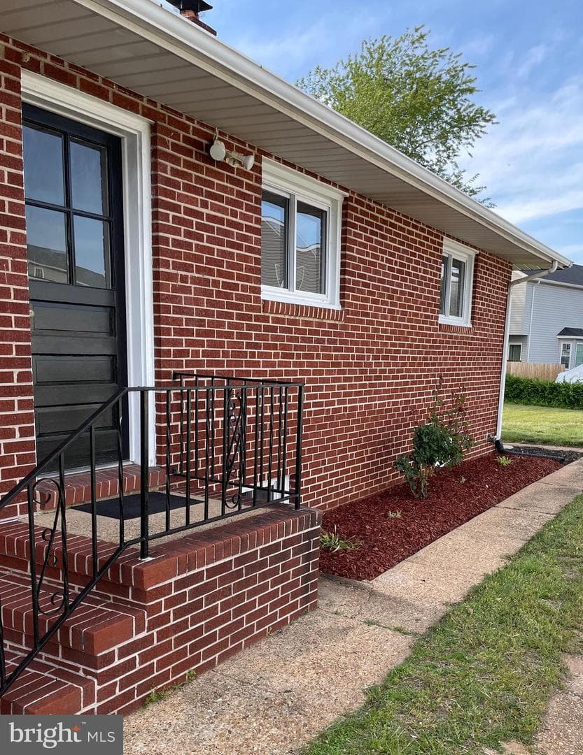 8421 Spring Road photo 4