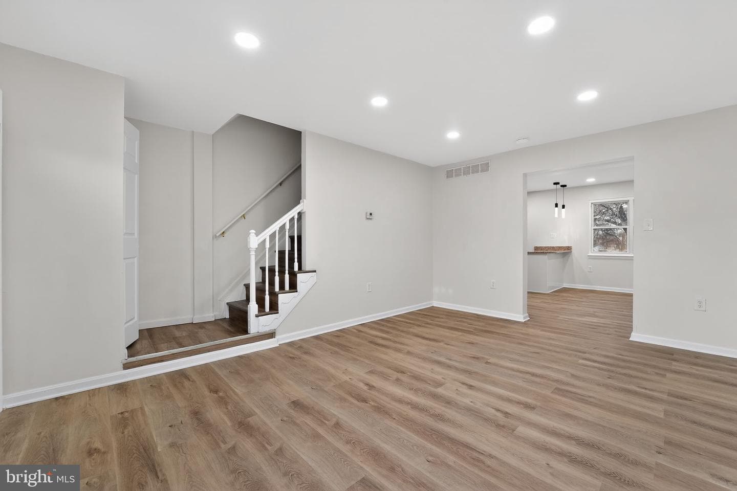 8210 Tomlinson Court photo 11