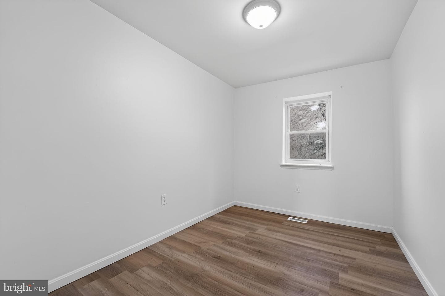 8210 Tomlinson Court photo 17