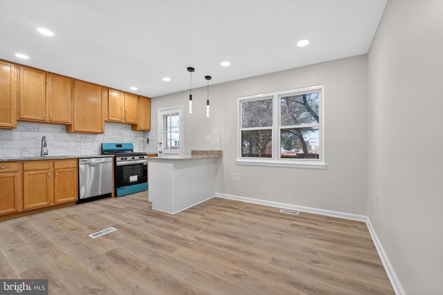 8210 Tomlinson Court photo 7