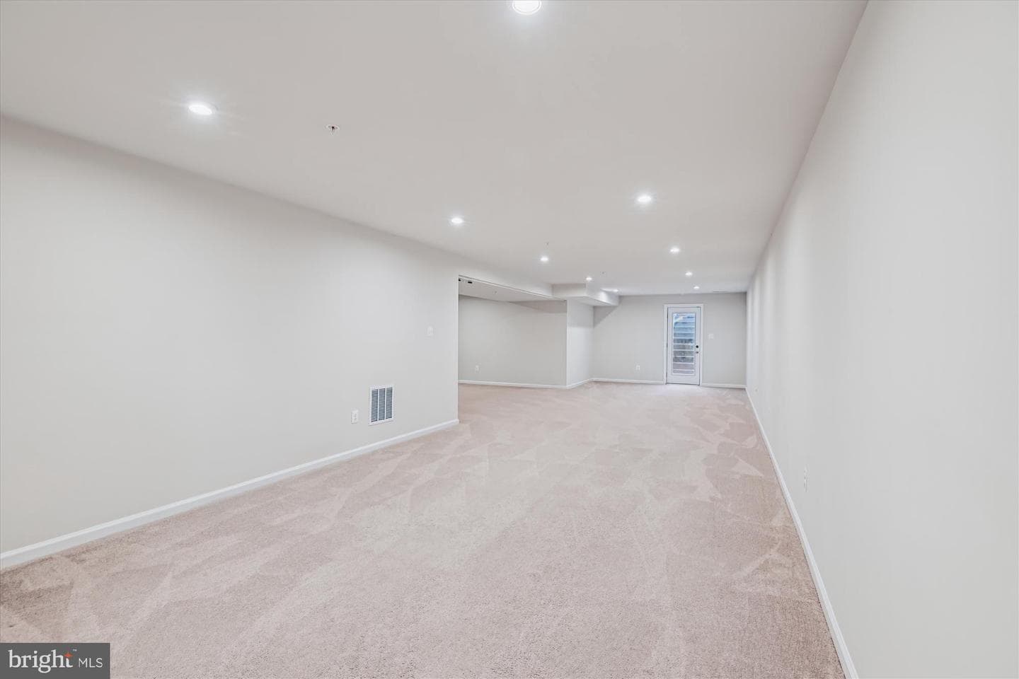 7600 Rossville Lane photo 34