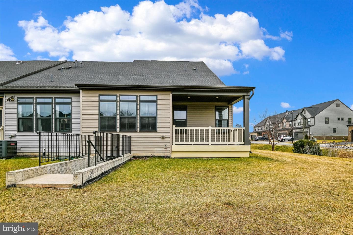 7600 Rossville Lane photo 39